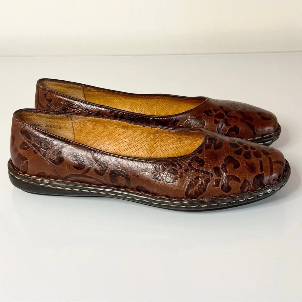 Born Vintage Tooled Leather Floral Ballet Flats 8 Brown - Picture 3 of 8